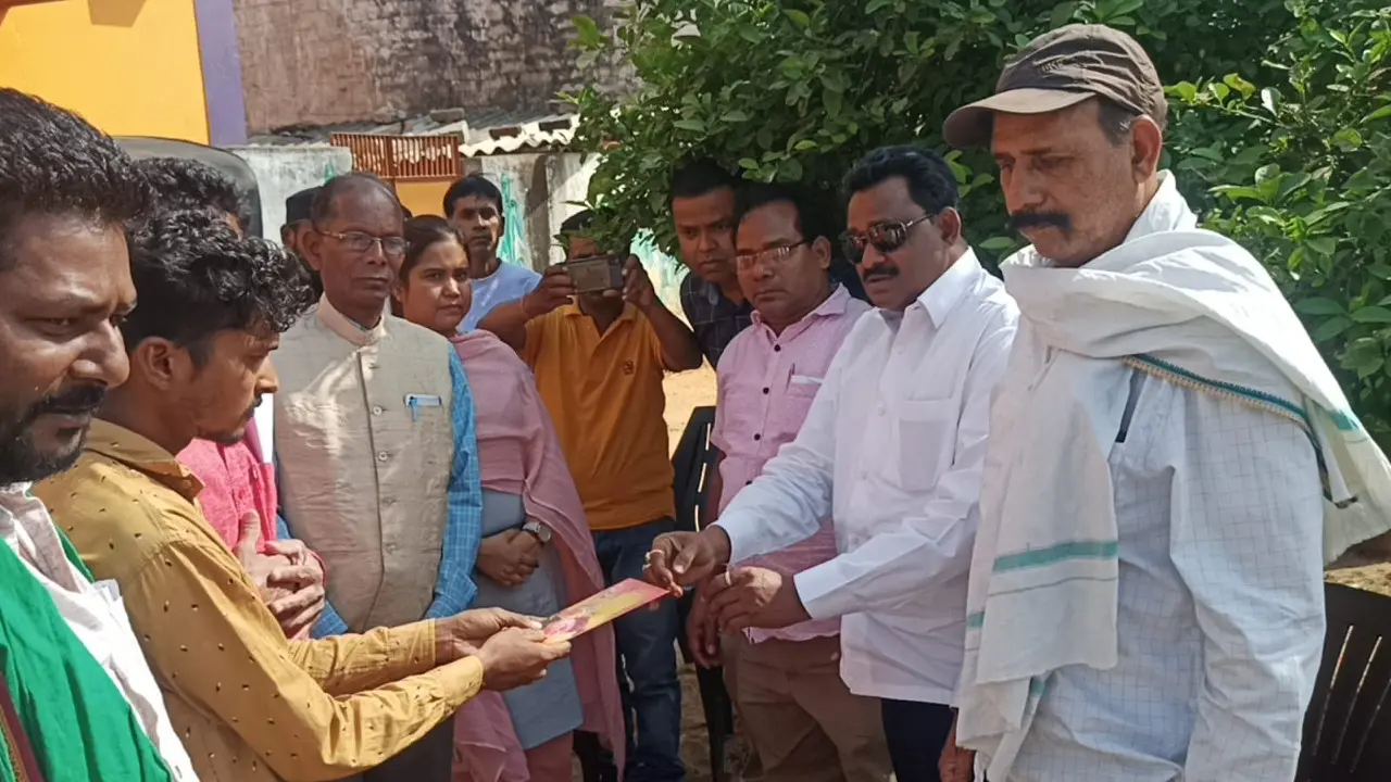 झारखंड विधानसभा से स्थानीय नीति और OBC आरक्षण बिल पारित होने पर खूंटी में JMM कार्यकर्ताओं ने मनाया जश्न