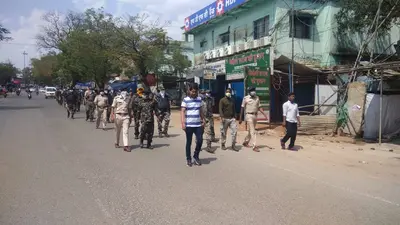 Jharkhand Lockdown : खूंटी में पुलिस ने जबरन बंद करायी दुकानें, लोगों को घरों में भेजा