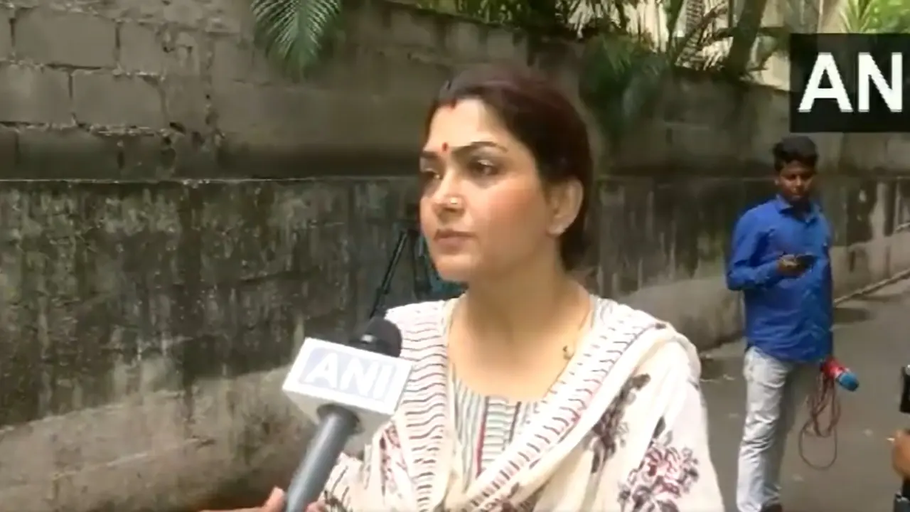 डीएमके नेता को भारी पड़ी अपत्तिजनक टिप्पणी, बीजेपी नेता खुशबू सुंदर पर किया था कमेंट, पार्टी ने किया बर्खास्त