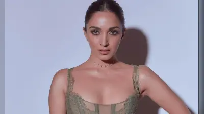Kiara Advani की गोद में खेलती दिखीं जय भानुशाली की बेटी तारा, कार्तिक आर्यन को दिया फ्लाइंग किस, VIDEO