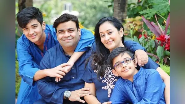 Kapil Sharma Show के ‘बच्चा यादव’ की पत्नी हैं काफी स्टाइलिश, सुमोना से कम खूबसूरत नहीं कीकू शारदा की पत्नी