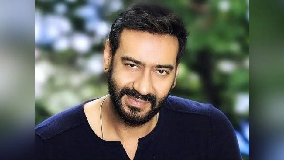 Film Bhola Shooting: भोले की नगरी में ‘भोला’ की शूटिंग, एंग्री लुक में नजर आए अजय देवगन, देखें Photos