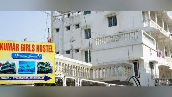 ब्लड कैंसर से पीड़ित हैं किरण खेर, मुंबई में चल रहा इलाज