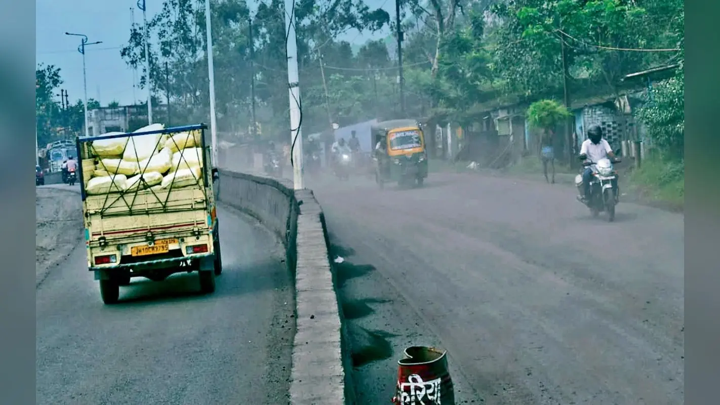 धनबाद में बढ़ते प्रदूषण को लेकर झारखंड हाईकोर्ट ने निगम से मांगा जवाब, 30 अक्टूबर को होगी अगली सुनवाई