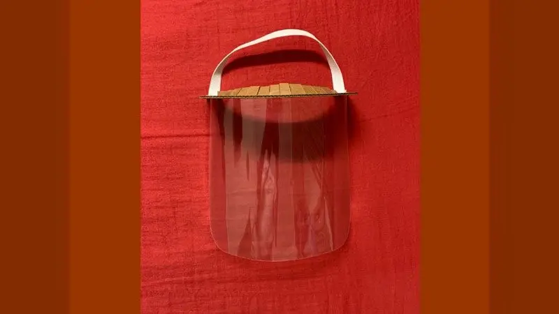 आंध्र प्रदेश के छात्र को मिला बॉयो डिग्रेडेबल फेशियल शील्ड बनाने का कॉपीराइट, जानें इसकी खासियत