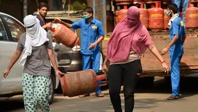 Gas Cylider: घरेलू रसोई गैस के घट गए दाम, आज से रसोई गैस के लिए देने होंगे इतने पैसे
