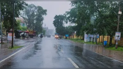UP Weather: अलीगढ़ में मौसम ने ली करवट, बारिश और ओलावृष्टि से किसानों को भारी नुकसान, जानें मौसम अपडेट