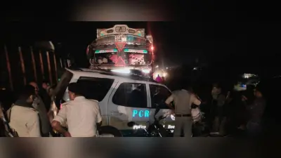 Jharkhand News : ट्रक-पीसीआर वैन में जोरदार टक्कर, एएसआई समेत चार पुलिसकर्मी घायल