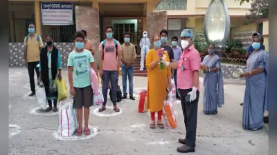 कोडरमा में रिकॉर्ड 94 कोरोना संक्रमित एक दिन में हुए स्वस्थ, सम्मानपूर्वक दी गयी विदाई