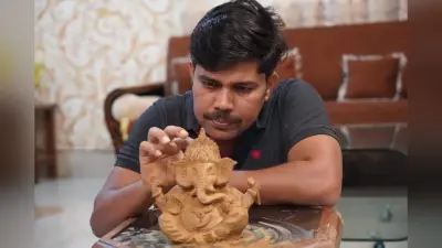Ganesh Chaturthi 2020 : गणेश चतुर्थी पर कोडरमा के उपायुक्त ने बनायी इको फ्रेंडली गणेश प्रतिमा, कलाकारी की चर्चा हर जुबान पर