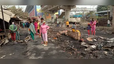 Bengal Breaking News : बंगाल के दमदम कैंटोनमेंट के समीप बाजार में लगी भयावह आग, 100 से अधिक दुकानें जलकर खाक, आग पर पाया गया काबू
