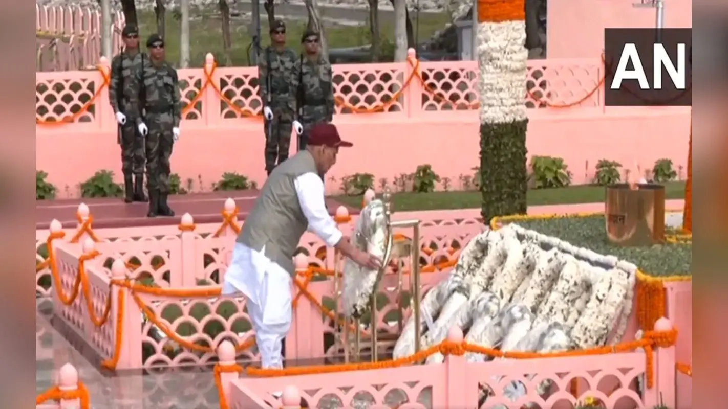 जरा याद करो कुर्बानी! कारगिल के शहीदों को देश कर रहा शत् शत् नमन, PM Modi और रक्षा मंत्री ने दी श्रद्धांजलि