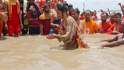 श्रावणी मेला 2022: कृष्णा बम की उम्र 70 पार, लेकिन तेज रफ्तार में पहुंचीं बाबाधाम, नाचती-झूमती चढ़ाया जल