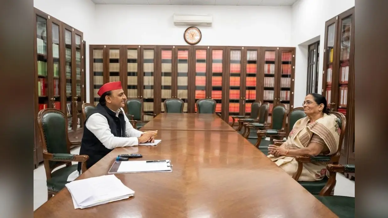 कृष्णा पटेल के गुट वाले अपना दल ने सपा से गठबंधन का किया ऐलान, इतने सीटों पर बनी बात