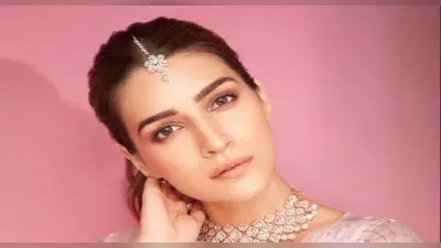 Kriti Sanon ने फ्रेंड की शादी में जमकर किया डांस, बहन नुपुर सेनन के साथ ठुमके लगाती दिखीं एक्ट्रेस, VIDEO