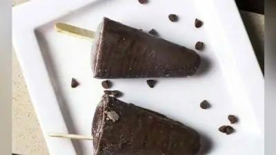 सिर्फ तीन Ingredients से ऐसे बनाएं बिना क्रीम की स्वादिष्ट Kulfi Ice Cream