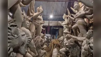दुर्गापूजा 2023 : बेलपहाड़ी में 150 महिलाएं लक्खी भंडार के पैसों से पहली बार कर रही हैं दुर्गापूजा