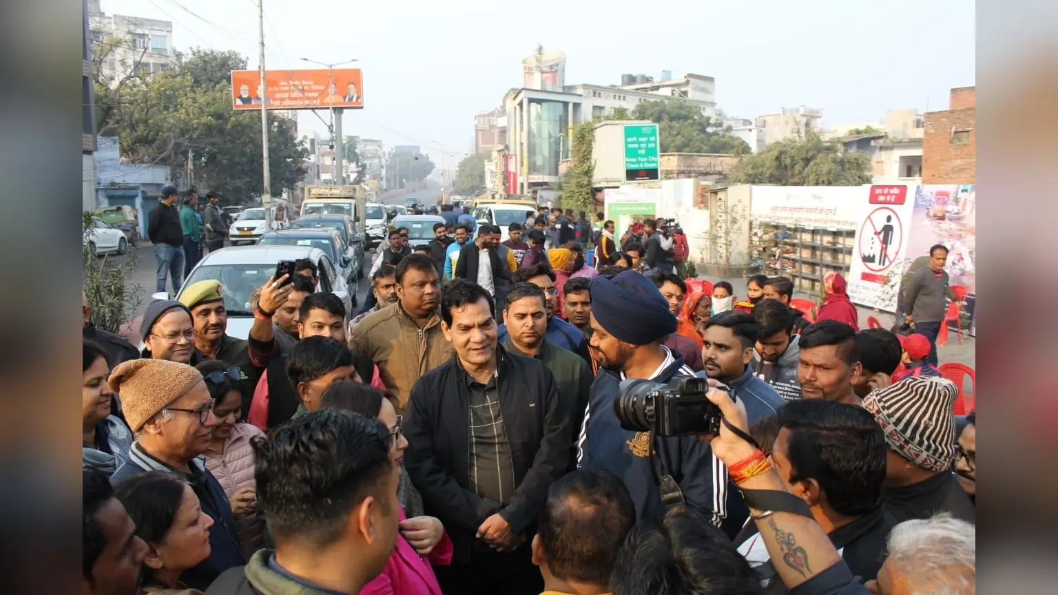 UP में 75 घंटे के स्वच्छता अभियान का आगाज, सेल्फी प्वाइंट में तब्दील होंगे कचरा डंपिंग स्थल