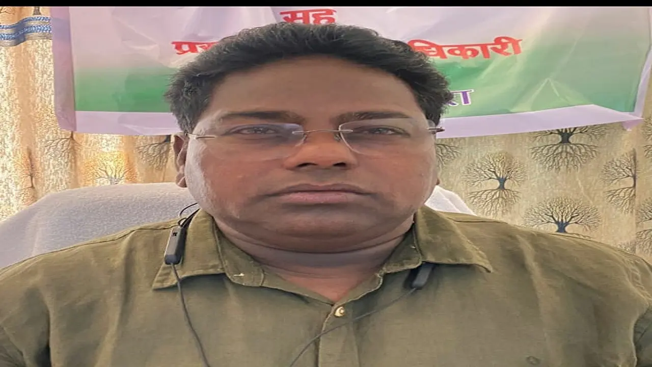 Labour Day 2022: कभी झारखंड के होटल में थे वेटर, JPSC की परीक्षा पास कर अधिकारी बने विष्णुदेव कच्छप
