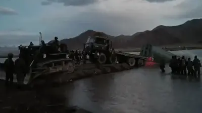 कूटनीतिक तरीके से पीछे हटाएं चीन को
