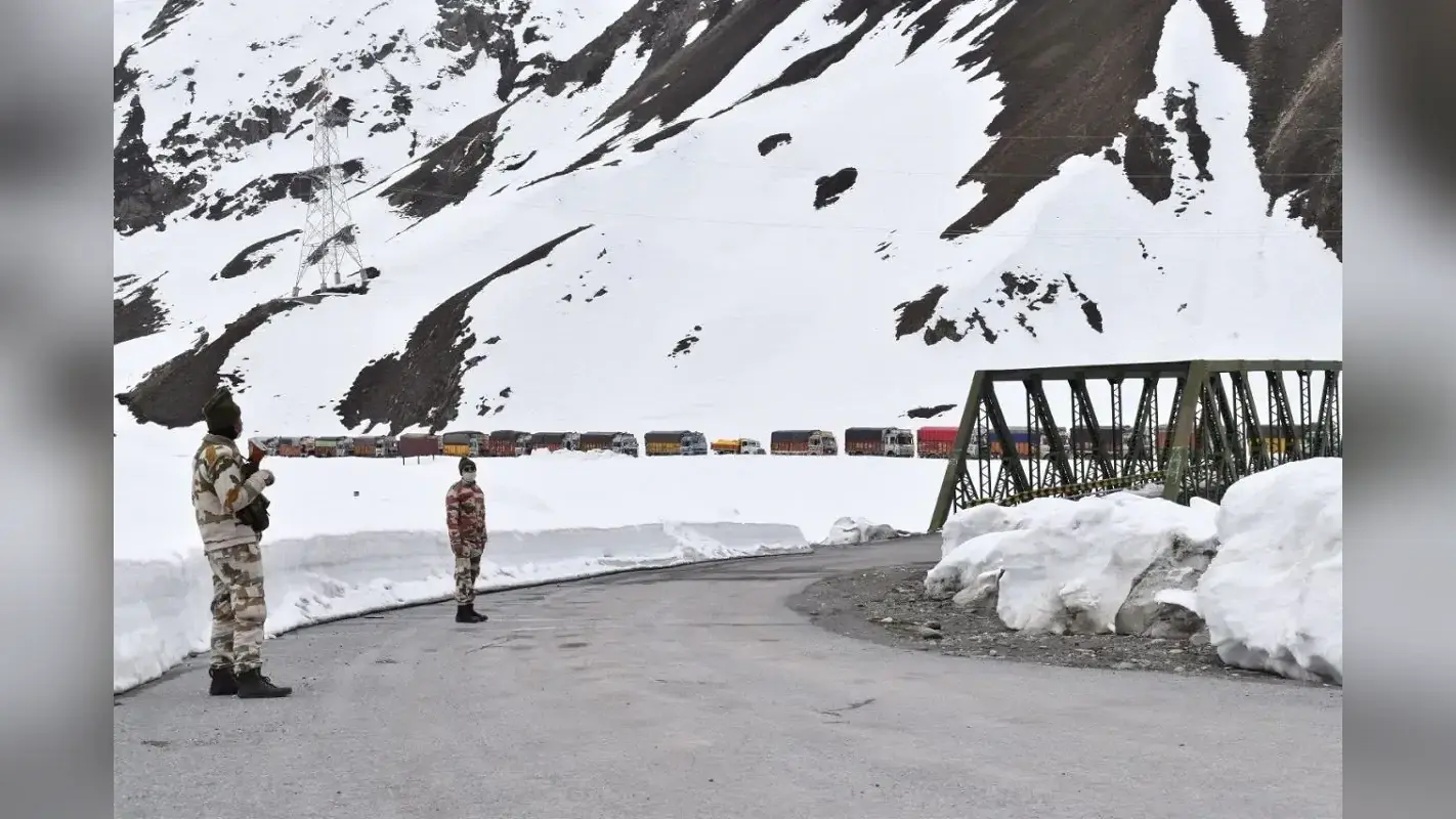 India China Standoff Latest News: इस डर से पैंगोंग से पीछे हट रहा है चीन ? भारतीय जवानों का साहस और पीएम मोदी की…