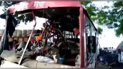 लखनऊ में रोडवेज की दो बसों में भीषण टक्कर, 6 लोगों की मौत, कई गंभीर हालत में अस्पताल में भर्ती