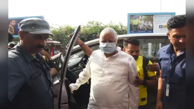 कच्ची दरगाह पहुंचे लालू यादव, तेजस्वी यादव के काम का जायजा लेने स्टीमर से किया राघोपुर का दौरा