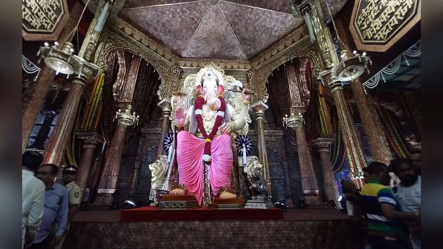 Ganesh Chaturthi 2023, Lalbaug cha Raja First Look: सजा ‘लालबागचा राजा’ का दरबार, यहां देखें Viral Photos