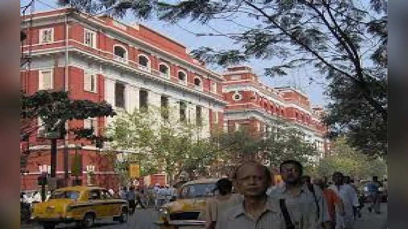 West Bengal: पुलिस की कार्रवाई के खिलाफ भाजपा ने किया पुलिस मुख्यालय लाल बाजार का घेराव