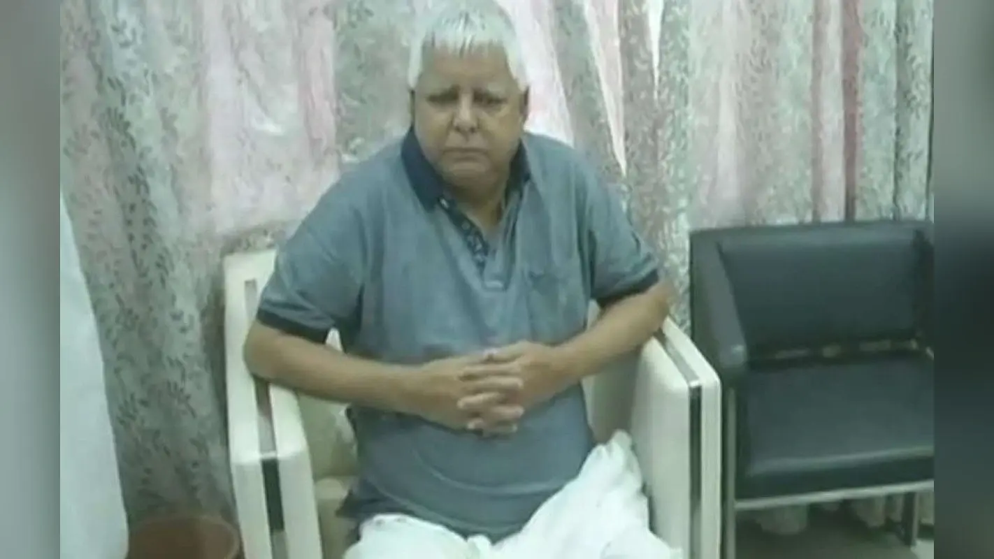 रिम्स में मिल रही सुविधाओं का दुरुपयोग कर रहे लालू प्रसाद