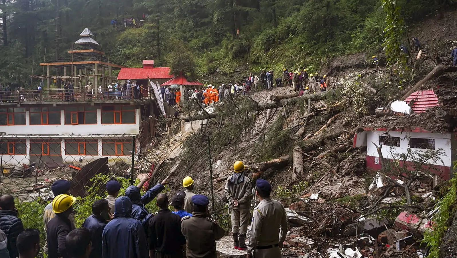 हिमाचल में भारी बारिश से तबाही, भूस्खलन से अबतक 48 लोगों की मौत, 15 अगस्त को नहीं होगा सांस्कृतिक कार्यक्रम