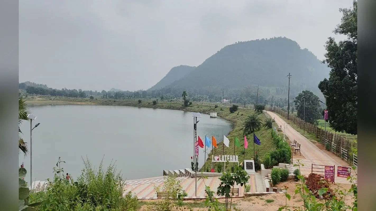 Jharkhand Foundation Day 2022: लातेहार के ललमटिया डैम की खूबसूरती पर्यटकों को करती है आकर्षित