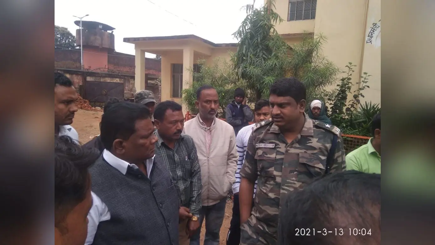Jharkhand Naxal News : झारखंड के लातेहार में नक्सलियों ने मुंशी को गोलियों से भून डाला, नक्सली संगठन जेजेएमपी को लेवी नहीं देना पड़ा महंगा