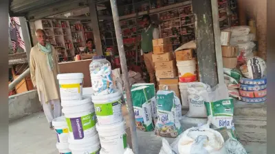 हार्डवेयर दुकानों में पेंट व चूना लेने वालों की नहीं दिख रही भीड़, ग्राहकों का इंतजार कर रहे हैं दुकानदार