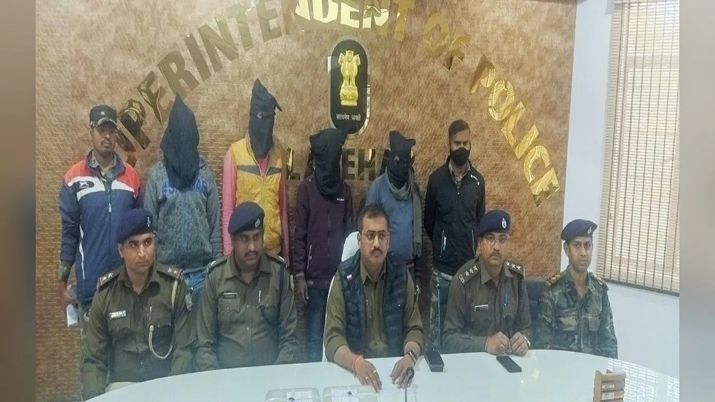 Jharkhand: नक्सलियों के खिलाफ पुलिस को कामयाबी, JPC का सरगना समेत 4 उग्रवादी हथियार के साथ अरेस्ट, भेजे गए जेल