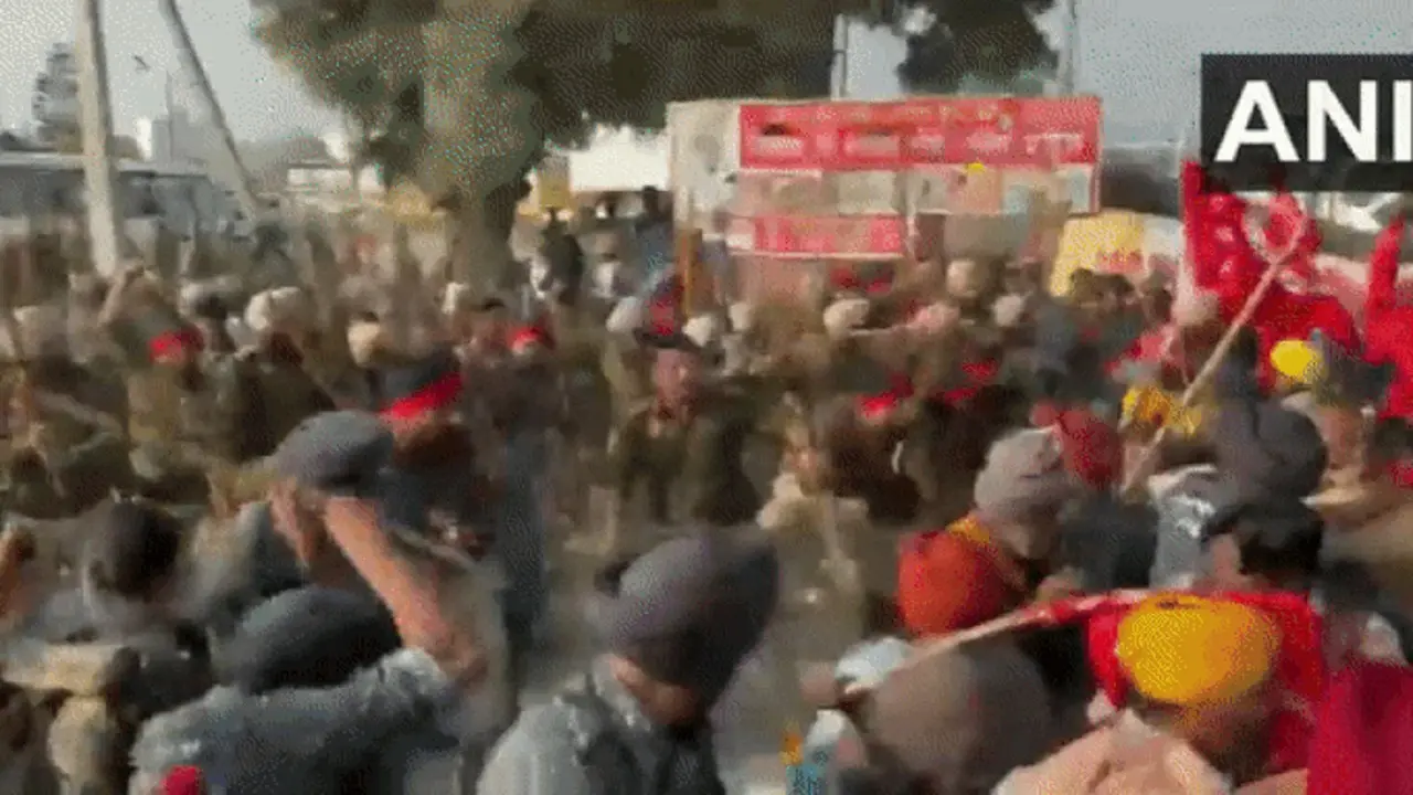 पंजाब के सीएम आवास के पास मजदूर संघों का प्रदर्शन, संगरूर पुलिस ने प्रदर्शनकारियों पर किया लाठीचार्ज
