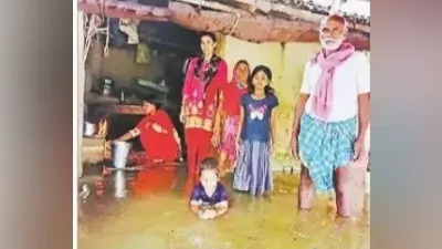 पहले दबंगों ने घर से किया बेघर, अब बाढ़ से हो रहे तबाह