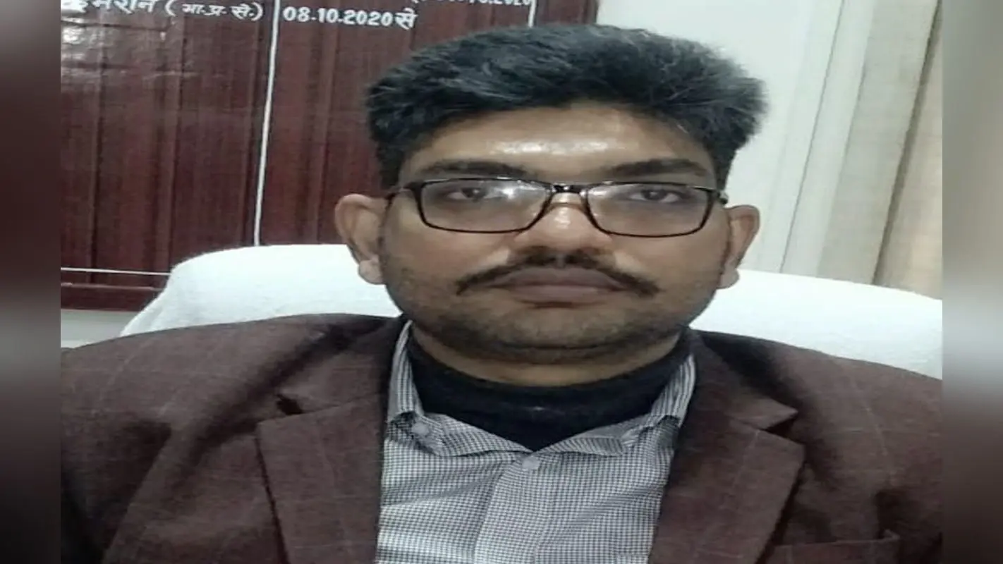 लातेहार में गरमाया मनरेगा मजदूरी में हेराफेरी का मामला, 8 मुखिया समेत पंचायत प्रतिनिधियों पर होगी कार्रवाई