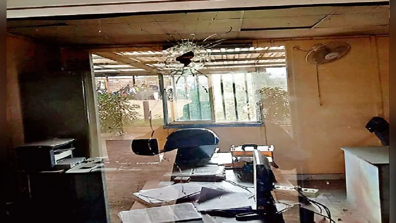 Jharkhand News: घाटोटांड़ में टाटा स्टील के साइट पर अपराधियों ने फेंका बम, की फायरिंग