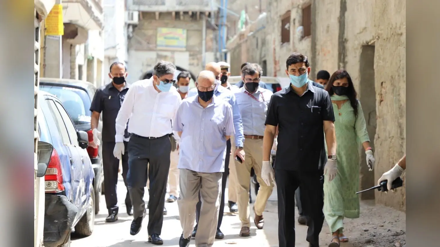 Coronavirus Outbreak : दिल्ली में एलजी और सीएम के बीच तकरार तेज, जानें क्या है मामला