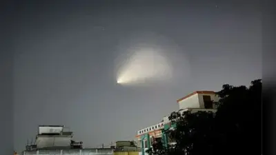 सैटेलाइट या अग्नि-5 की रोशनी ? कोलकाता में रहस्यमयी लाइट दिखने से लोग हुए आश्चर्यचकित