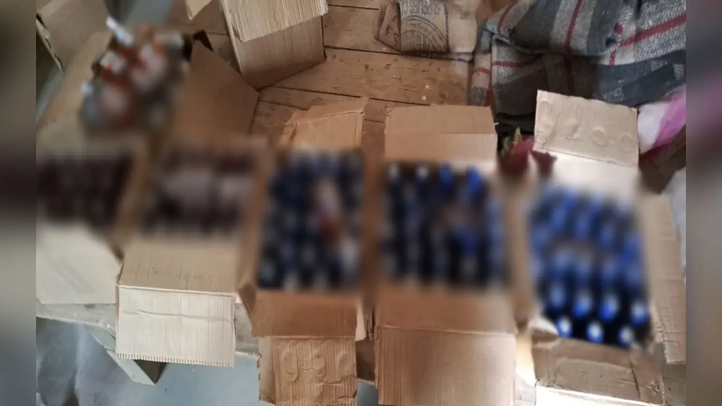लोहरदगा में पुलिस की अवैध शराब पर बड़ी कार्रवाई, 227 शराब की बोतल बरामद