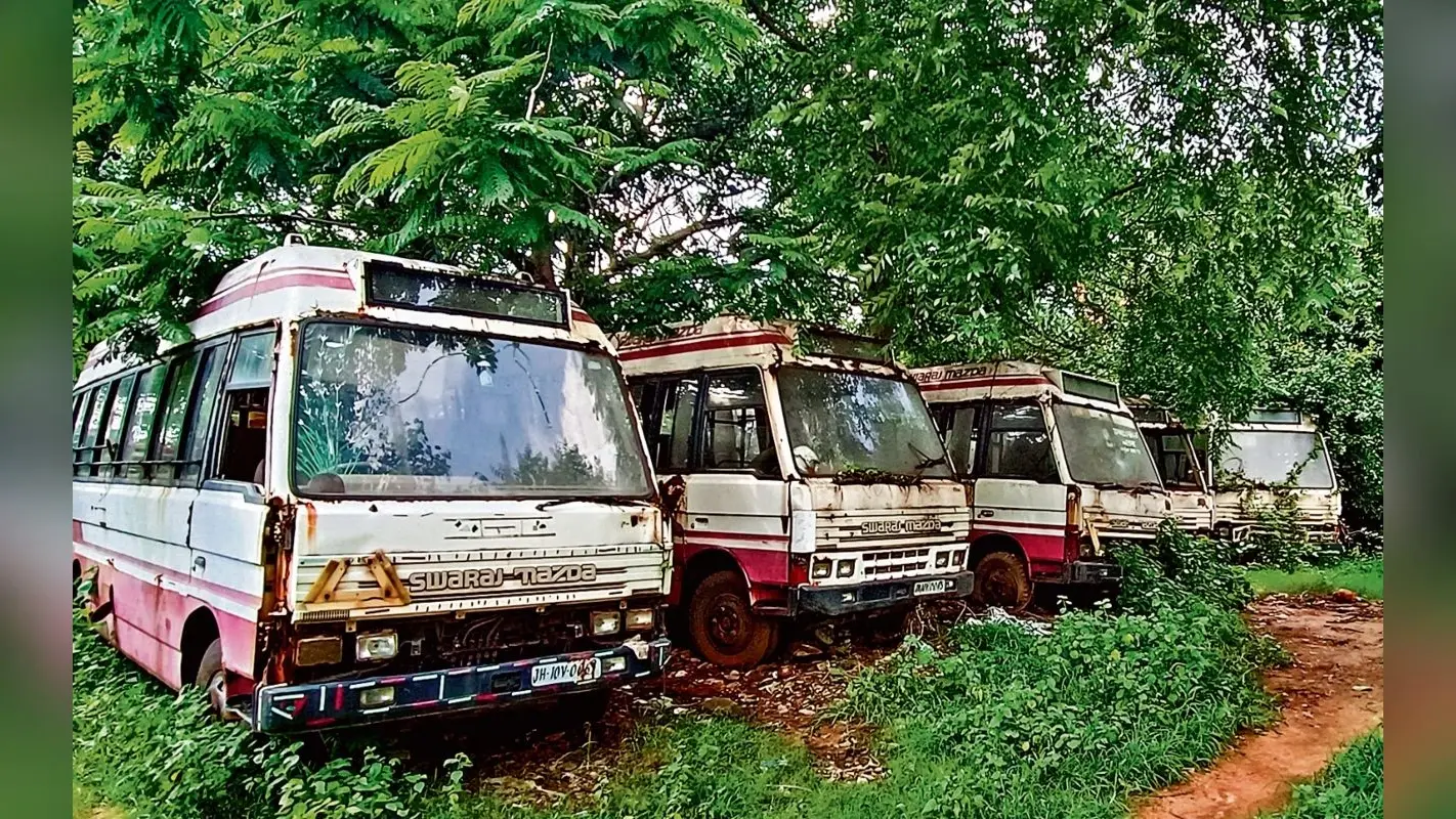 धनबाद में 64 सिटी बसें हो गयीं कंडम, अब 120 इलेक्ट्रिक व सीएनजी बसें उतारने की तैयारी