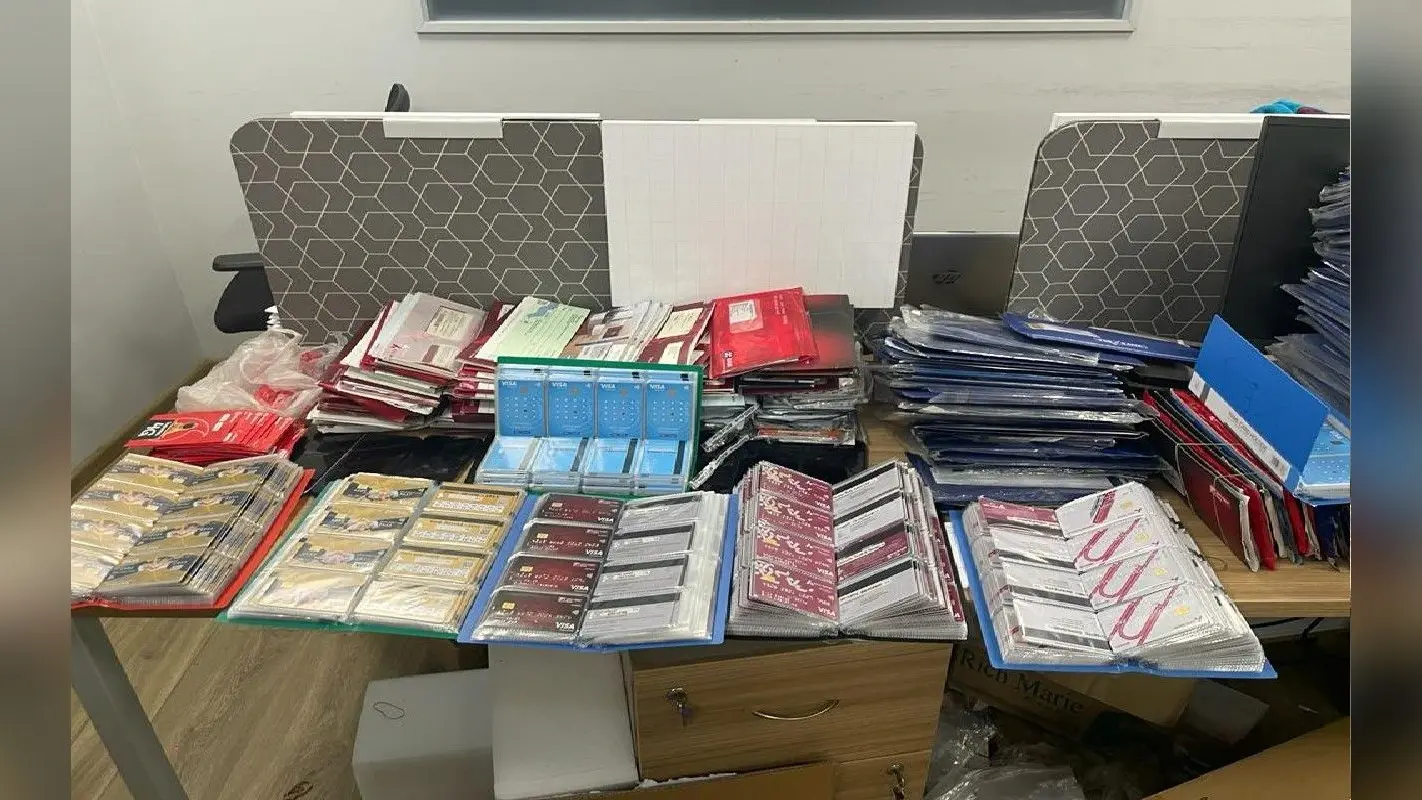 मोबाइल गेमिंग App के जरिये करोड़ों की धोखाधड़ी मामले में कोलकाता पुलिस की ताबड़तोड़ छापेमारी, 5 गिरफ्तार