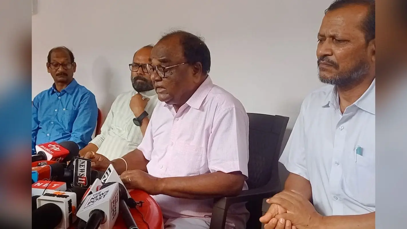 यूसीसी को लेकर विधायक लोबिन हेम्ब्रम ने सीएम हेमंत सोरेन व बाबूलाल मरांडी पर साधा निशाना, चुप्पी पर उठाये सवाल