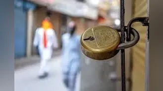Lockdown in Jharkhand : रांची के दुकानदारों ने लिया स्वत: लॉकडाउन का निर्णय, वेंडर मार्केट 7 दिनों के लिए बंद, जानें बाकी का हाल