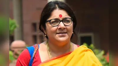 Bengal Chunav 2021: लॉकेट चटर्जी के पीए को पुलिस ने मारा थप्पड़, विरोध में धरना पर बैठी बीजेपी सांसद