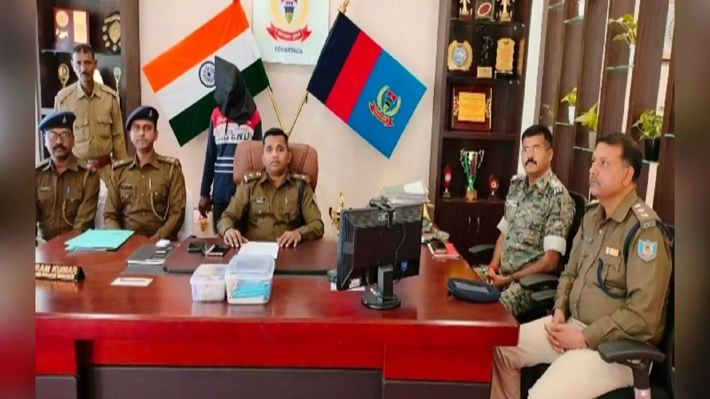 झारखंड: पुलिस के हत्थे चढ़ा पीएलएफआई नक्सली बालक राम, गया जेल, पोस्टर व बमबाजी कर फैलाता था दहशत