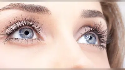 घनी, लंबी Eyelashes पाने की है ख्वाहिश है, तो अपनाएं ये बेहद आसान प्राकृतिक उपाय