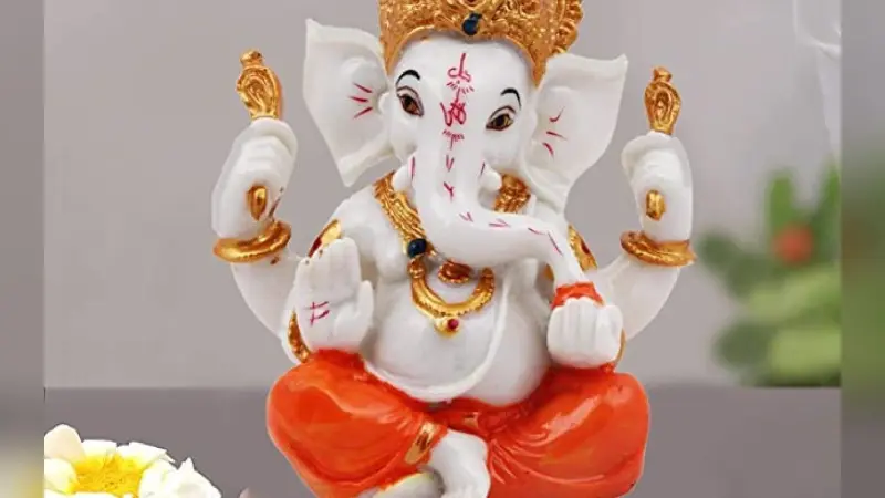 Ganesh Ji Ki Aarti: विधि पूर्वक करें गणपति पूजा, सुनें गणेश जी की आरती